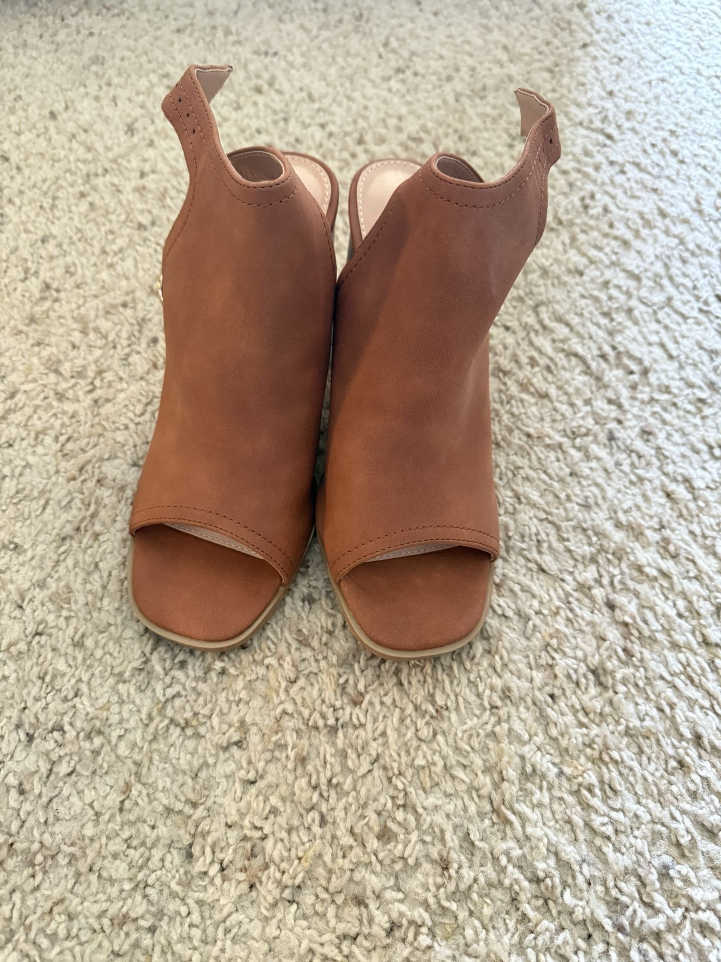 Suede Tan and brown open-toe block heel sandals