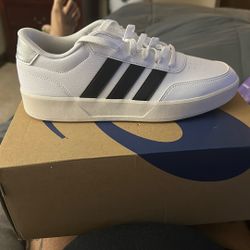 Adidas Size 10 Shoe