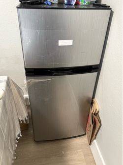 Insignia Fridge and Freezer