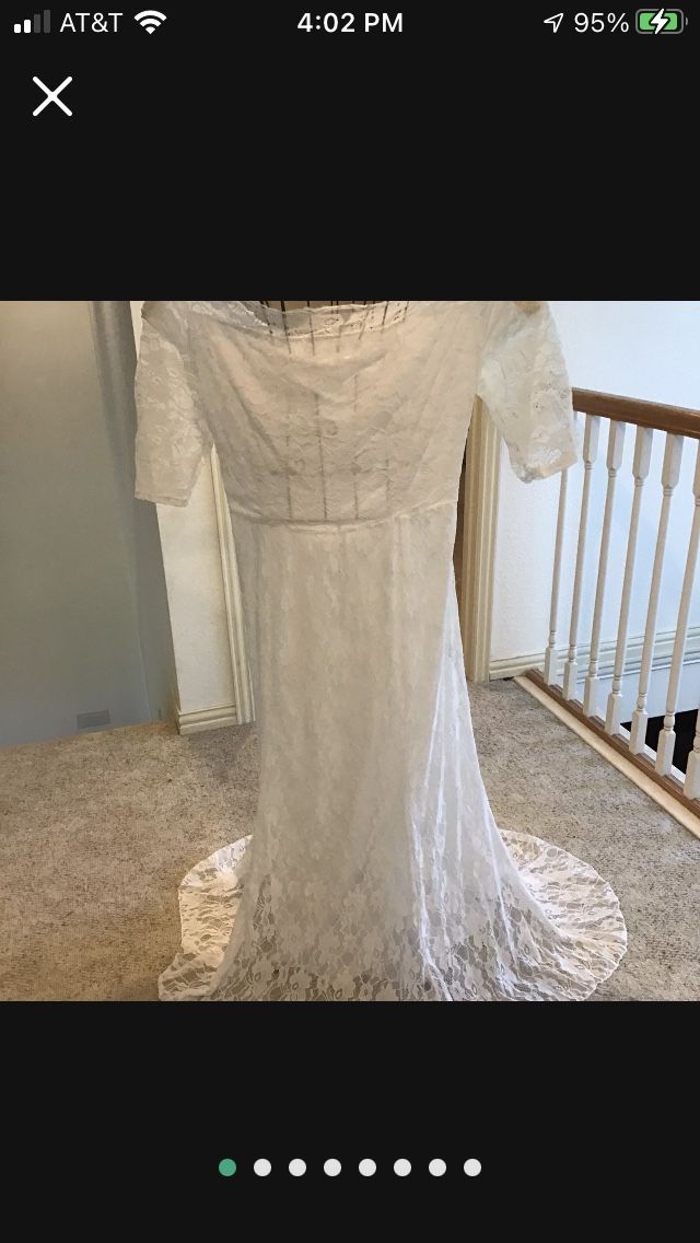 Beautiful Plus Size Wedding Dress / Bridal Gown (size 4X)