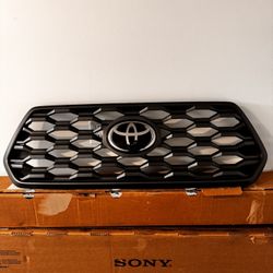 2021 Toyota Tacoma TRD OR Grille