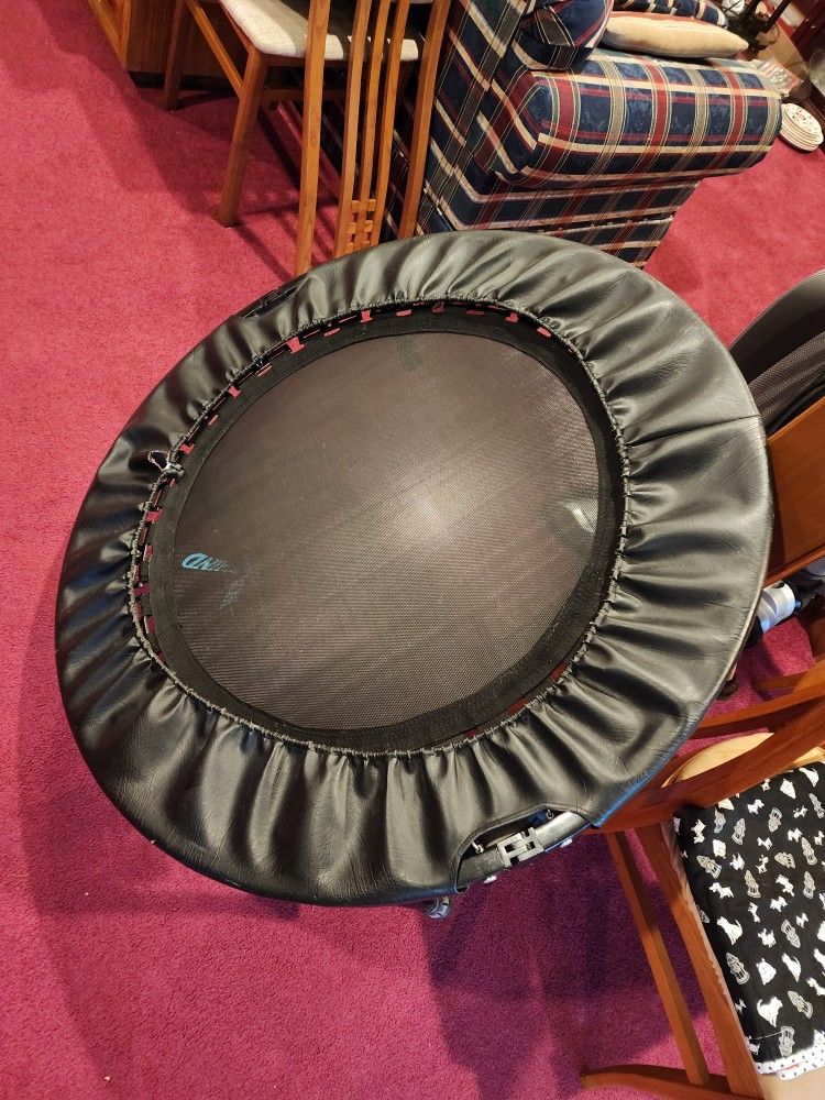 Rebounder Mini Fitness Trampoline