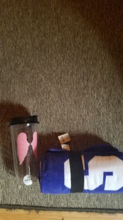 New Vs Pink towel and tumbler New