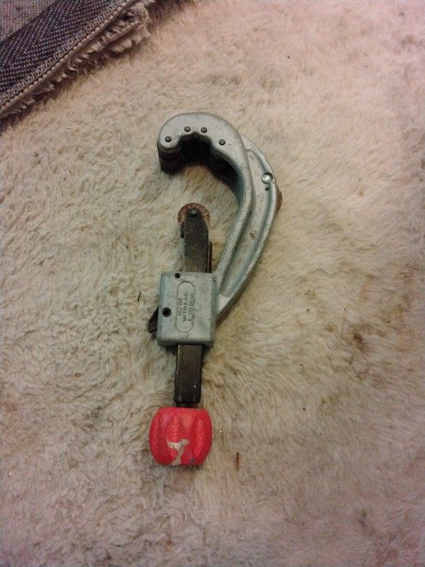 Rigid  pipe cutter