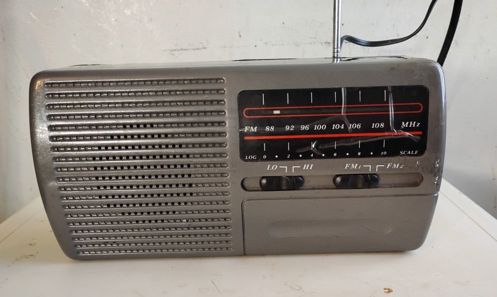 Vintage FM Radio Receiver