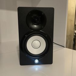 Yamaha HS5 W 5-inch Powered Studio Monitor Speaker