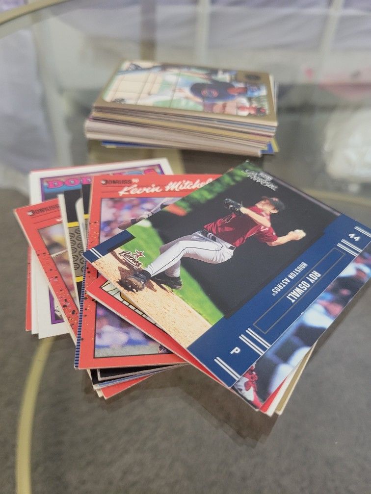 Set Of 60+ Baseball Cards All In Very Good Condition!