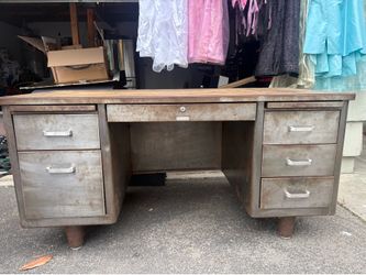 Tanker desk
