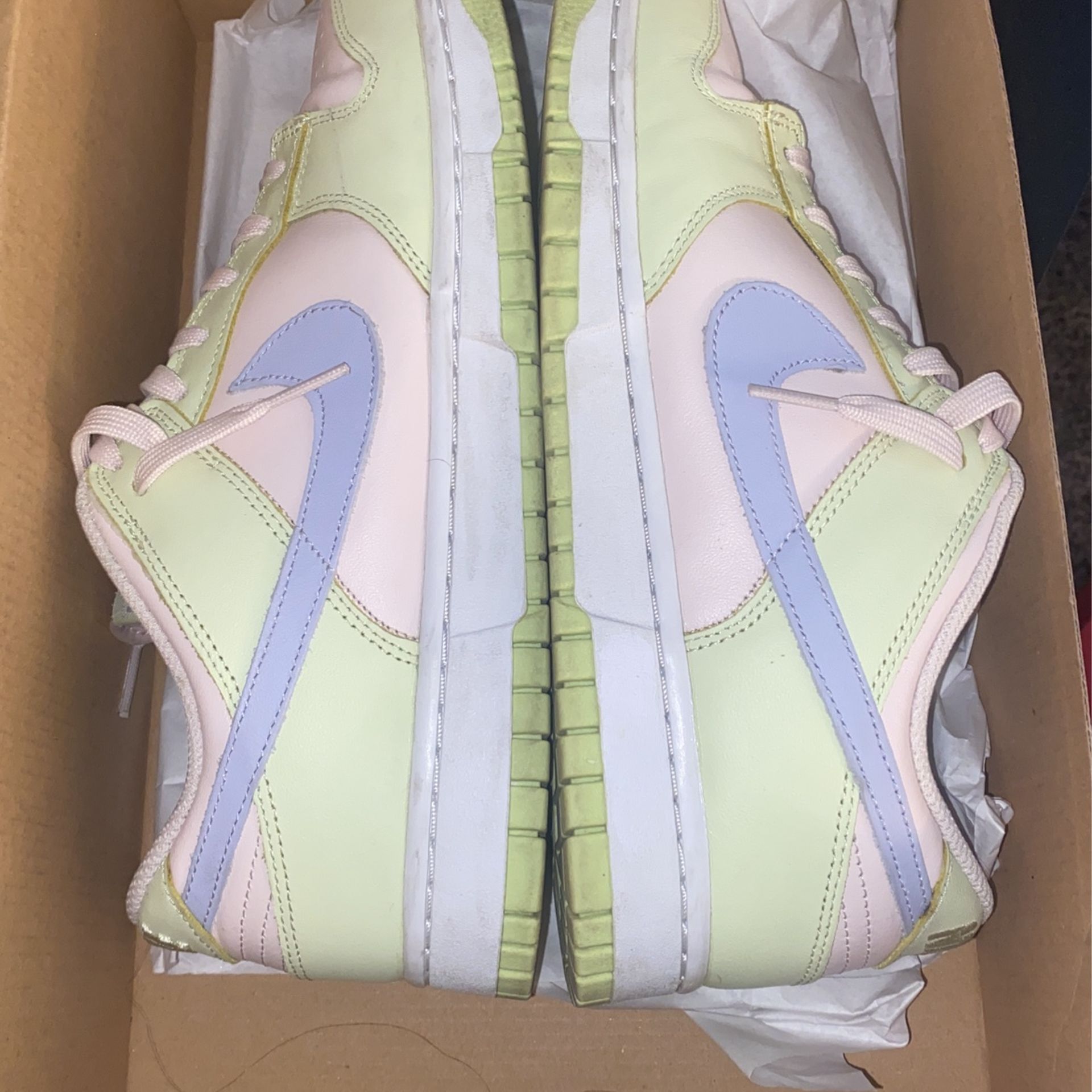 NIKE DUNK LOW light pink and green