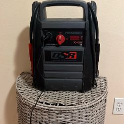 SCHUMACHER CAR BATTERY BOOSTER