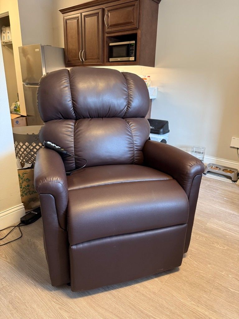 Brand New Medical Lift And Recline Chair. Paid 2,500. Never Used.