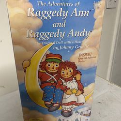 Raggedy Ann And Raggedy Andy Dolls