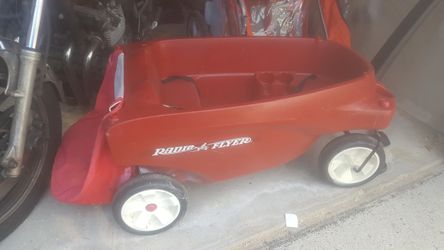 Barely used radio flyer cart