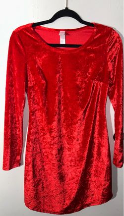 Beautiful red short long sleeve crushed velvet dress