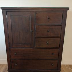 Dresser and Bedside Table Set