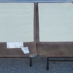 (DELIVERY AVAILABLE) Like New King Boxsprings 
