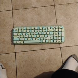 Moffi Bluetooth Keyboard