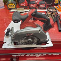 Milwaukee Circular Saw M18