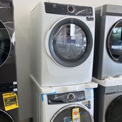 New Electrolux Washer And Dryer Stackable 
