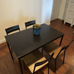 Dining Table And 4 Chairs 