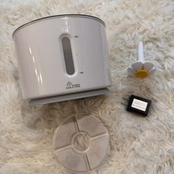 Filtered Pet Fountain With 2 Sealed Replacement Filters