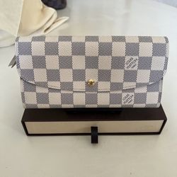 Louis Vuitton Emilie Wallet