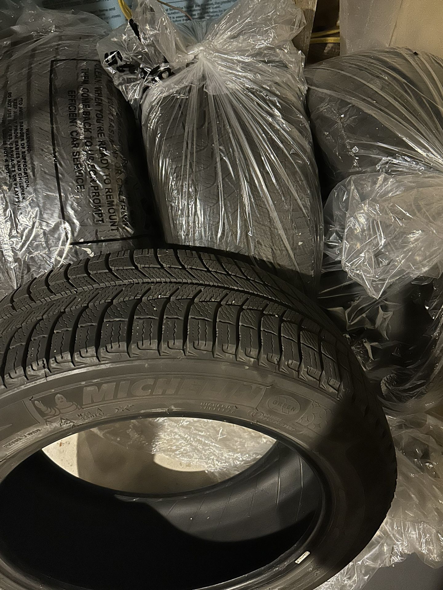 215/55/r17 Michelin X Snow Tires