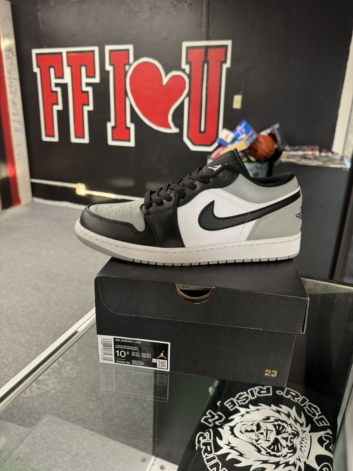 Jordan 1 Low Shadow Toe Size 10.5 $185
