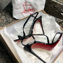 Christian Louis Vuitton, Red Bottoms