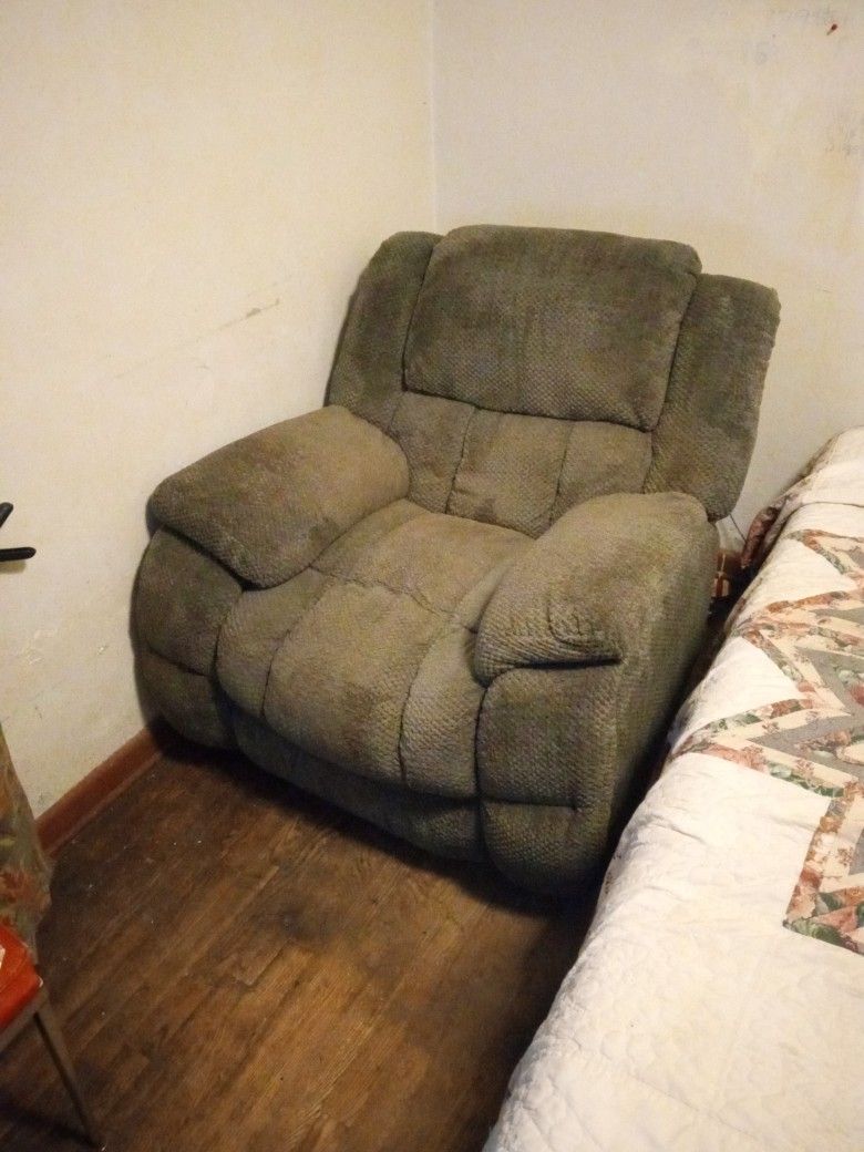Recliner American Signature Furniture