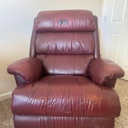 Comfortable Leather Recliner For Chilling