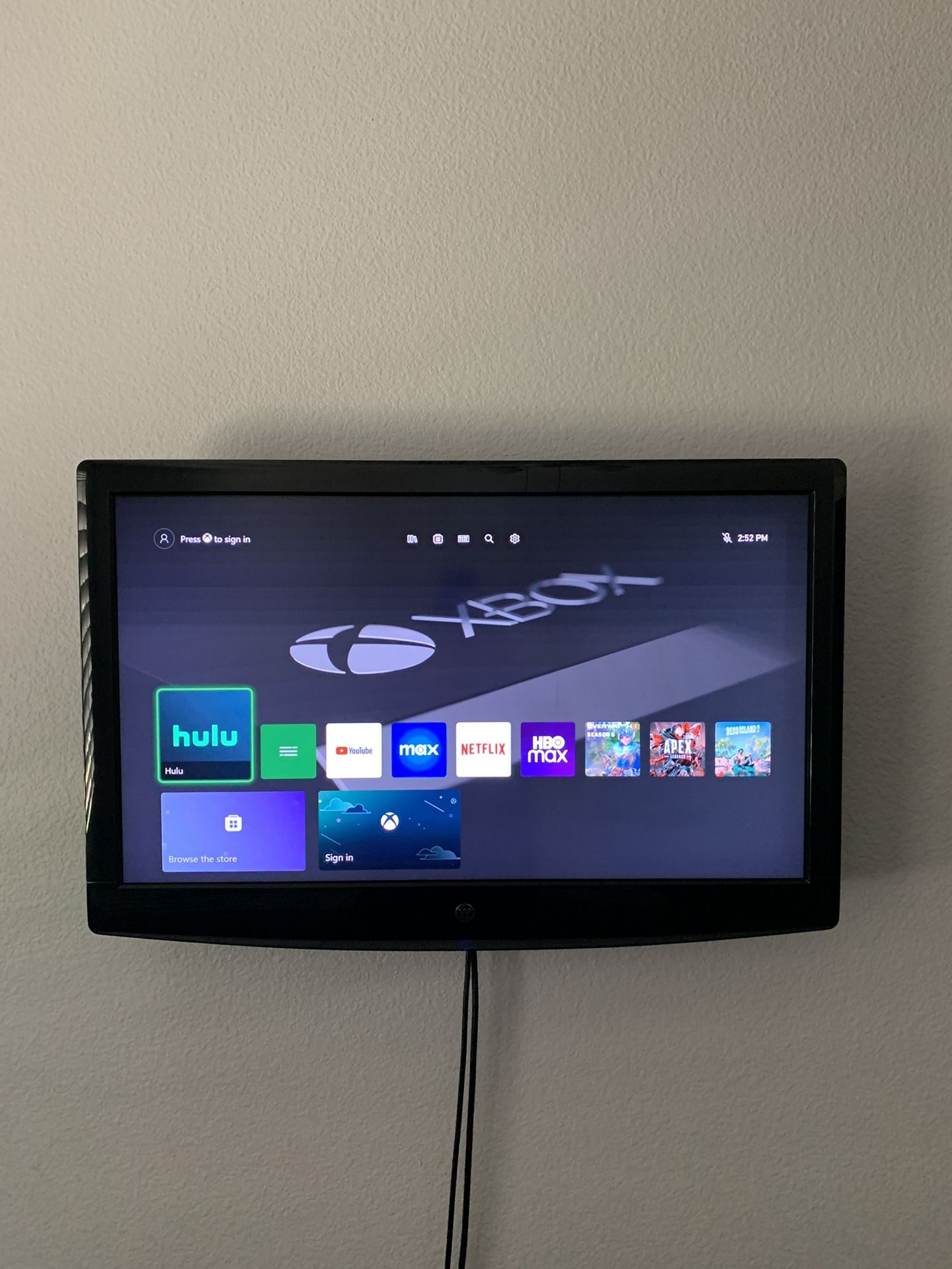 32” Westinghouse LCD TV w/ Wall Mount 📺