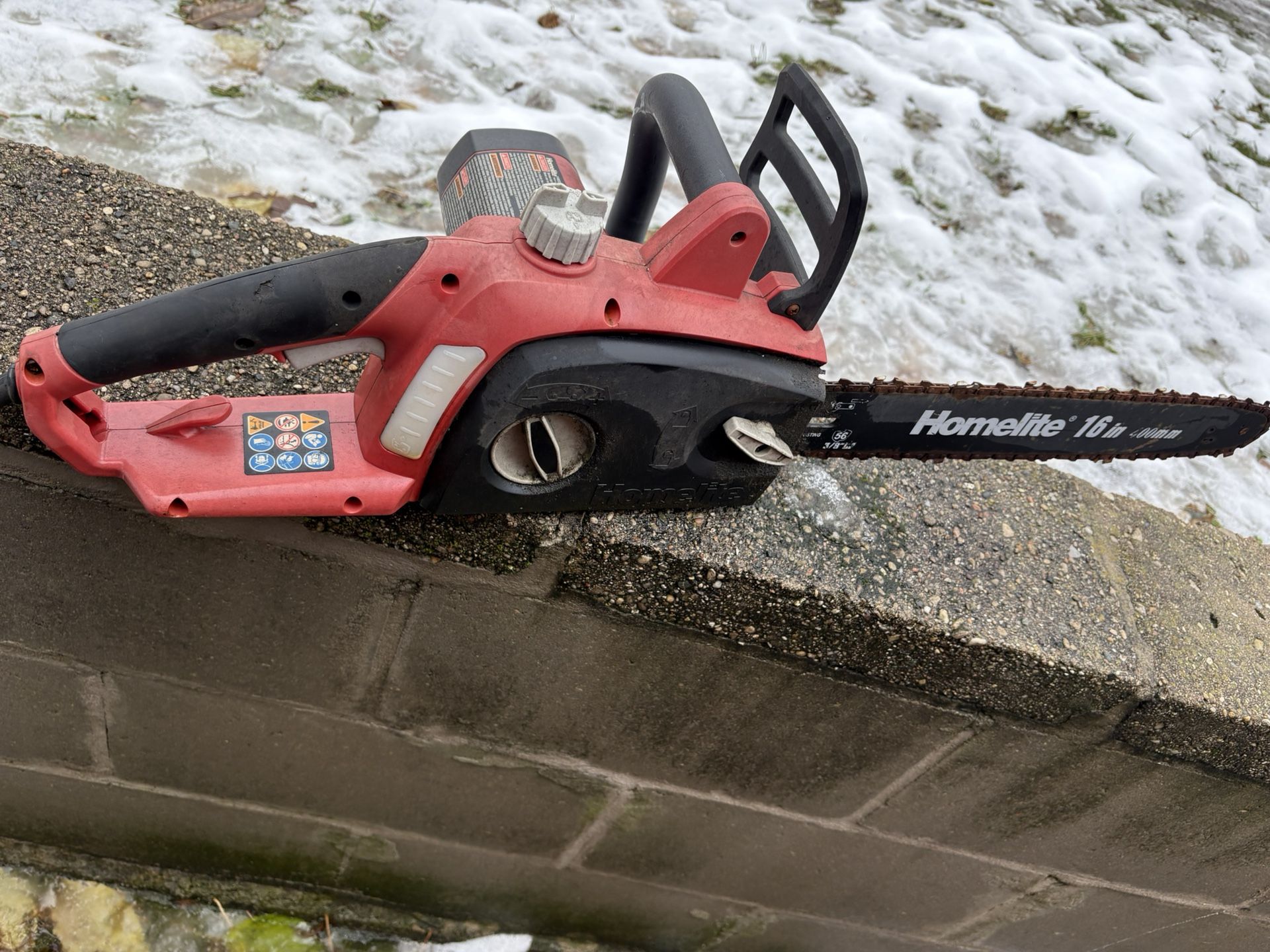 14 in. 9 Amp Electric Chainsaw