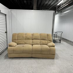 Comfy Beige Sofa Recliner Couch 