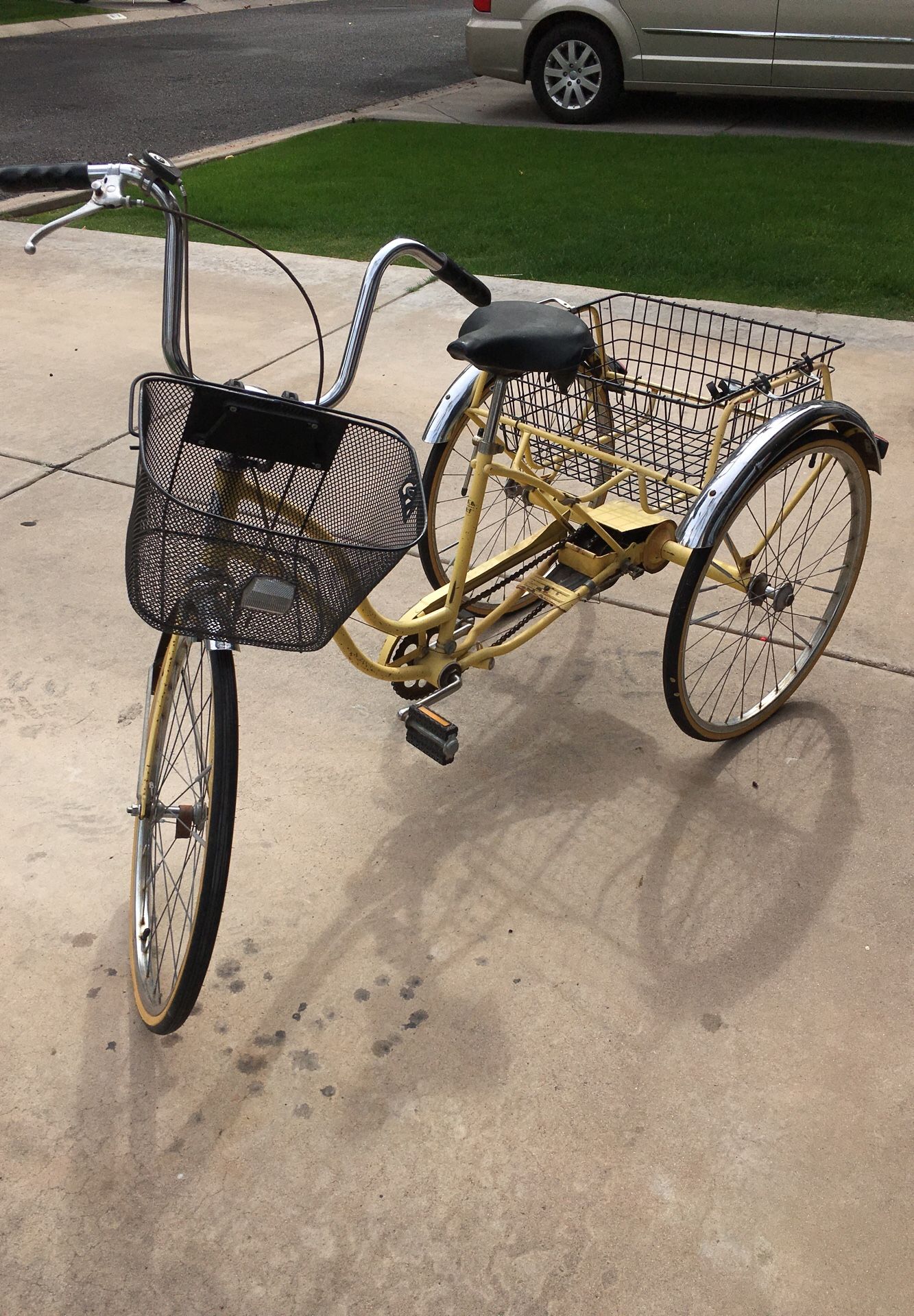 Reduced 24” schwinn town and country trike antique 1970’s