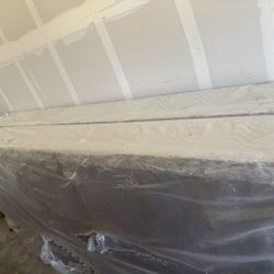 Simmons Cal King Box Spring 