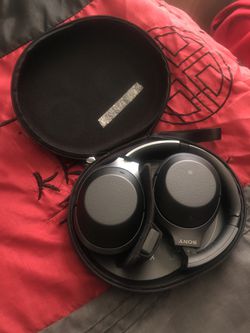 Sony Noise Cancelling Bluetooth headphones