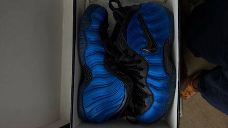 Sneakers/ foams 9 1/2