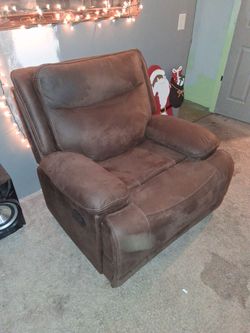 Recliner $40