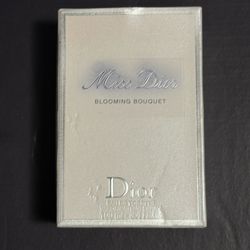 Miss Dior Blooming  Bouquet