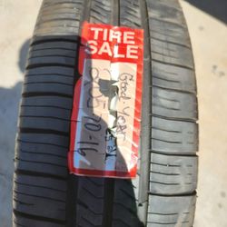 (1) GOODYEAR EAGLE LS2 205/70/16 USED TIRE TIRE IS USED