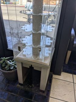 Retail stand