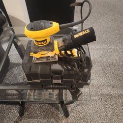 Dewalt Palm Sander