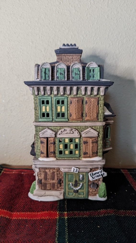 Huge Collection Of Dickens Village / Dept 56 VINTAGE Holiday Decor