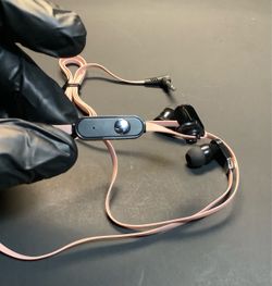Earbuds beige 3.5 mm audio - new