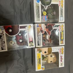 4 Funko Pops