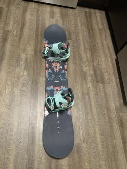 Women’s Burton Stylus Snowboard Size 152