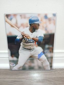 Dodgers- Manny Mota Autographed Photo