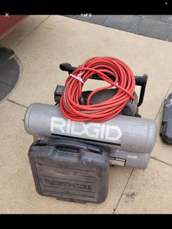 Combo nail gun and compressor