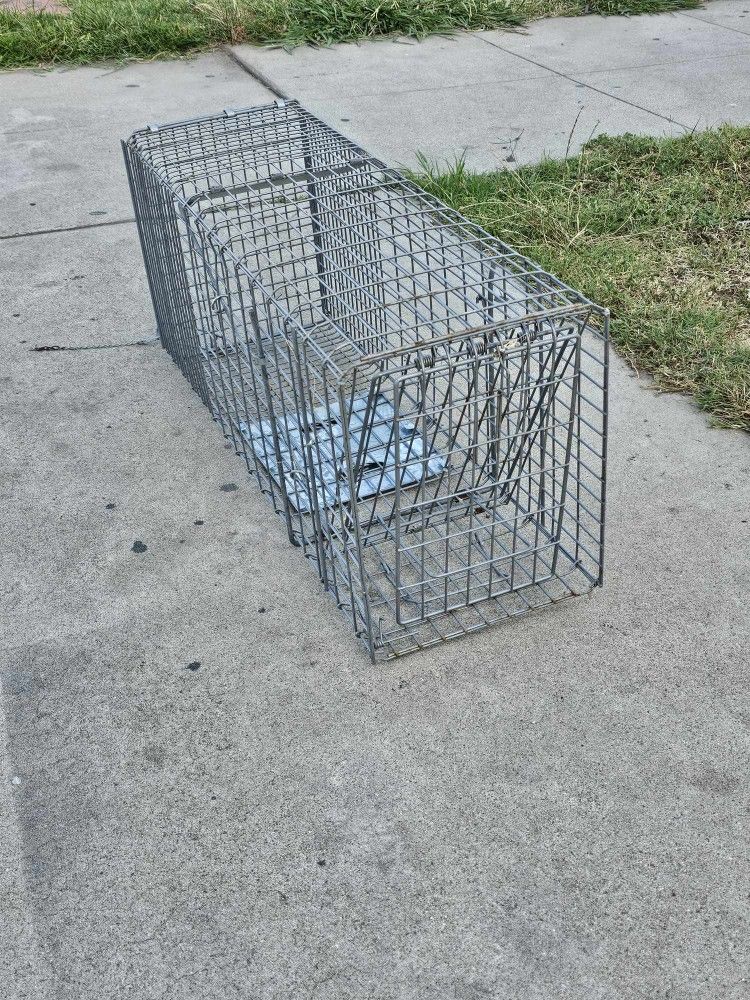 SMALL ANIMAL TRAP